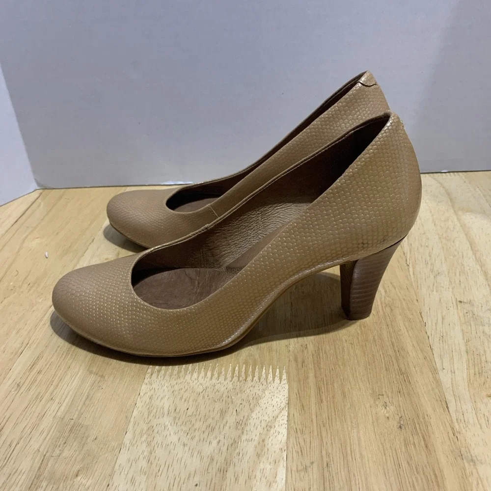 NURTURE BY LAMAZE MARJORRIE LEATHER HEELS. WOMENS‎ SIZE 6.5M